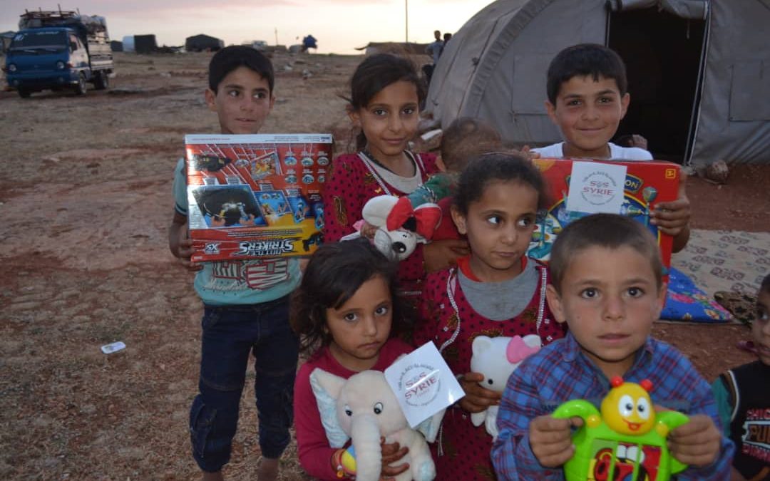 Distribution de cadeaux pour l’Aid El Fitr