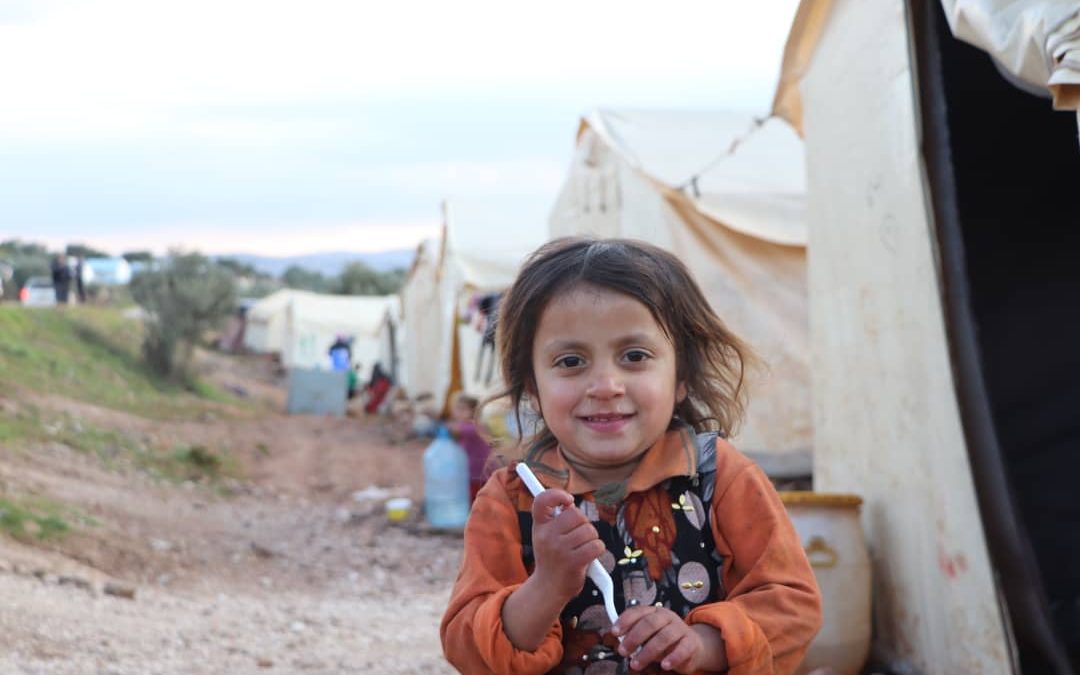 Distribution de vêtements chauds dans les camps de réfugiés