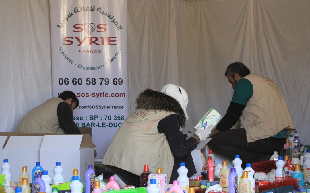 Secours suite au séisme – Préparation des colis de produits d’hygiène