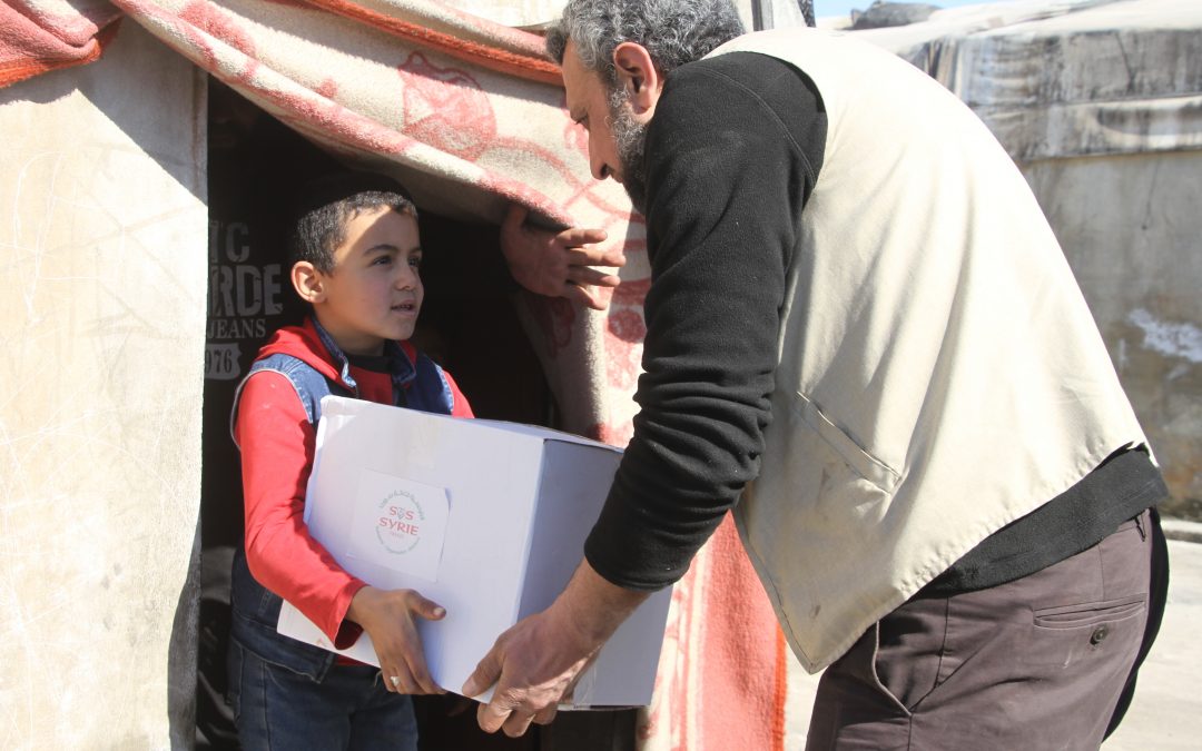 Secours suite au séisme – Distribution des colis de produits d’hygiène