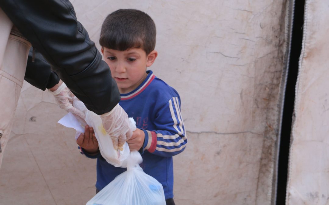 Distribution de repas le premier jour du Ramadan