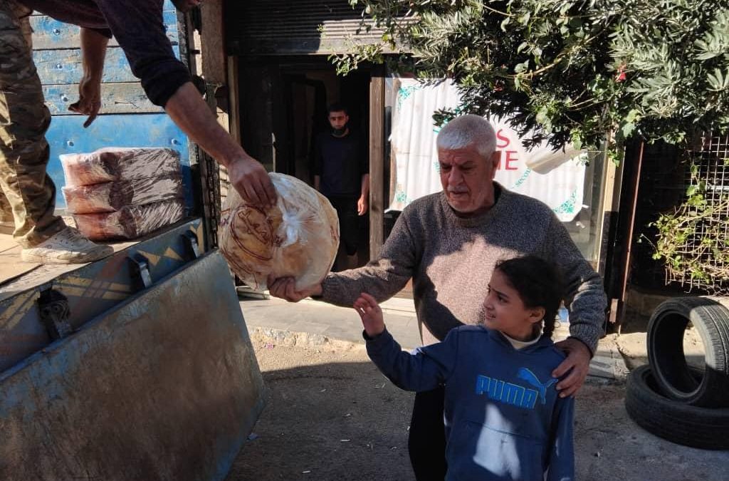 Distribution de pains à Damas Masaken Barza et place d’Omyade